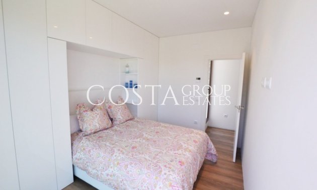 Resale - Villa -
Orihuela - Las Colinas Golf