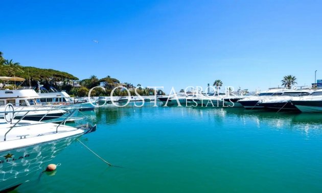 Nouvelle construction - Apartments -
Marbella - Cabopino Golf