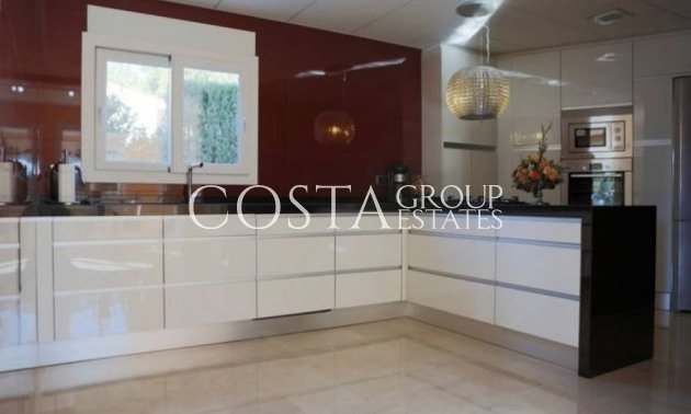 Wiederverkauf - Villa -
Alicante - Alicante Centro