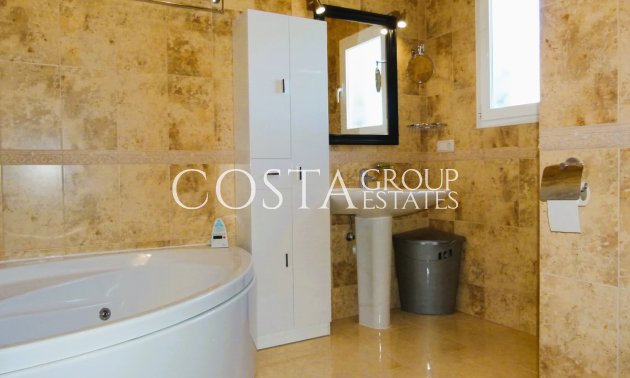 Resale - Villa -
Benitachell - Cumbre Del Sol