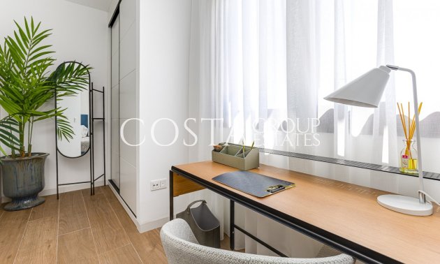 Neue Gebäude - Villa -
Finestrat