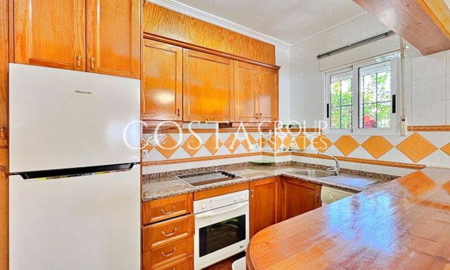 Resale - House -
Orihuela - La Campana
