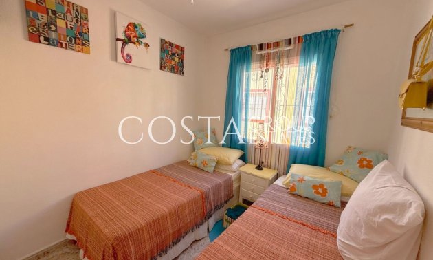 Odsprzedaż - Dom -
Orihuela - Cabo Roig