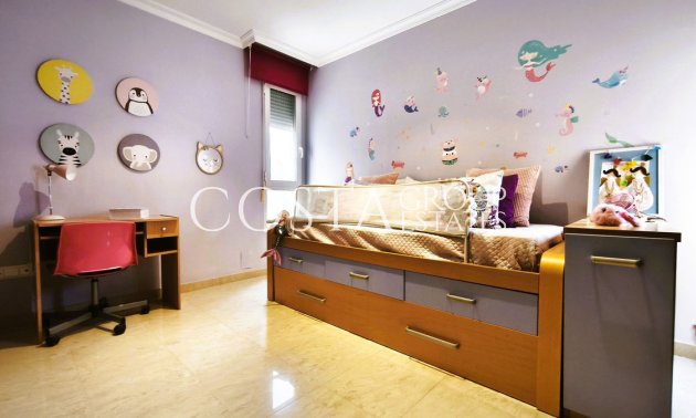 Wiederverkauf - Villa -
Alicante - Alicante Centro