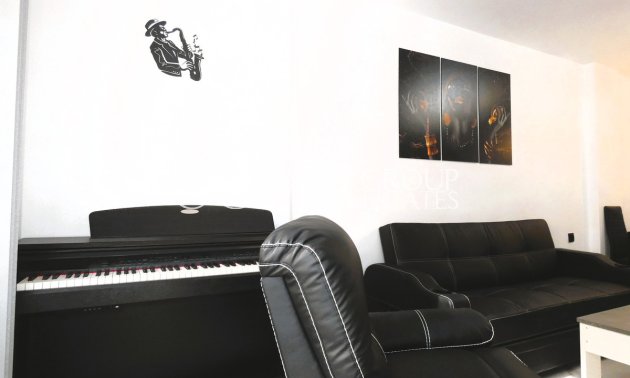 Resale - Apartments -
Torrevieja - Torrevieja Centro