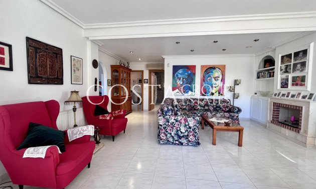 Resale - Villa -
Orihuela - La Zenia