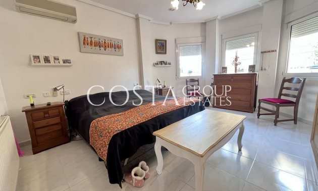 Resale - Villa -
Orihuela - La Zenia