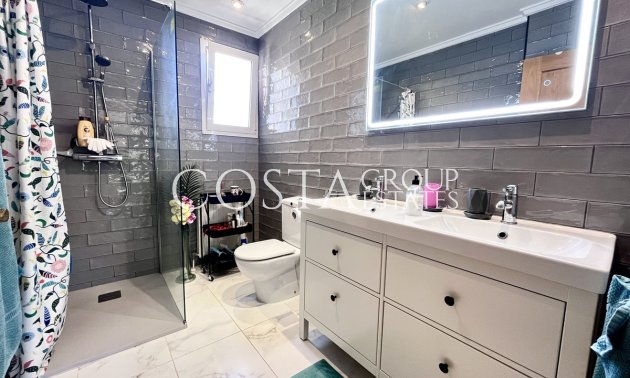 Resale - Villa -
Orihuela - La Zenia