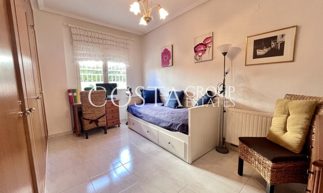 Resale - Villa -
Orihuela - La Zenia