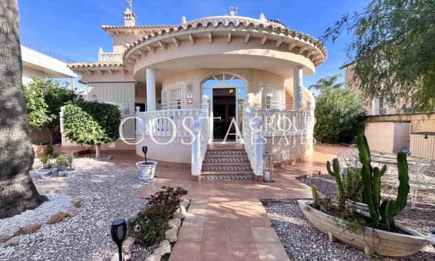 Resale - Villa -
Orihuela - La Zenia