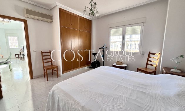 Resale - Villa -
Orihuela - La Zenia
