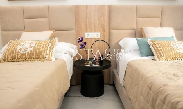 Nowy budynek - Willa -
Ciudad Quesada - Lo Marabú