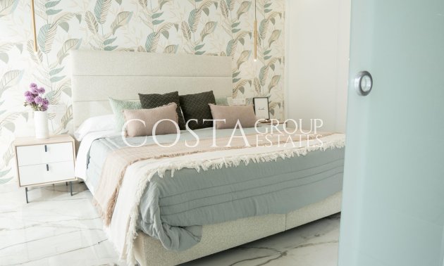 Nowy budynek - Willa -
Ciudad Quesada - Lo Marabú