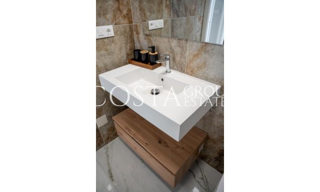 Nowy budynek - Willa -
Ciudad Quesada - Lo Marabú