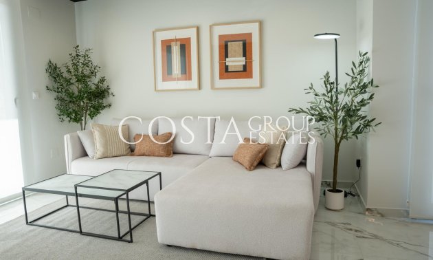 Nowy budynek - Willa -
Ciudad Quesada - Lo Marabú