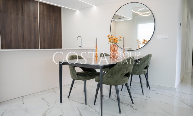 Nowy budynek - Willa -
Ciudad Quesada - Lo Marabú