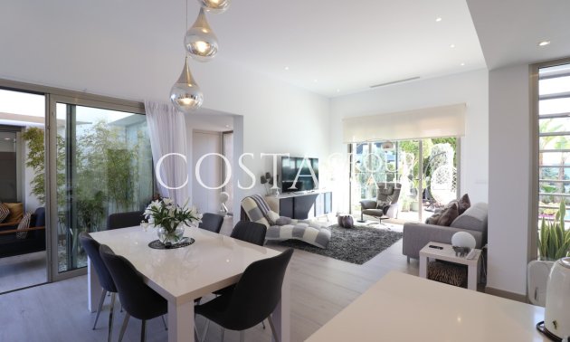 Odsprzedaż - Willa -
Benijofar