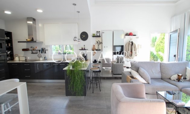 Resale - Villa -
Benijofar