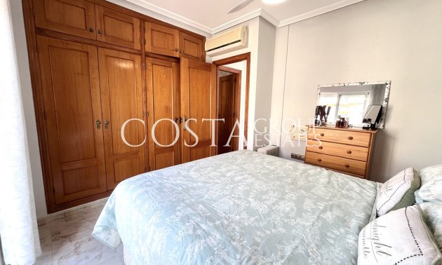 Revente - Maison -
Orihuela - La Zenia