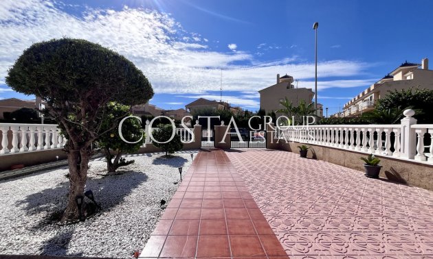 Revente - Maison -
Orihuela - La Zenia