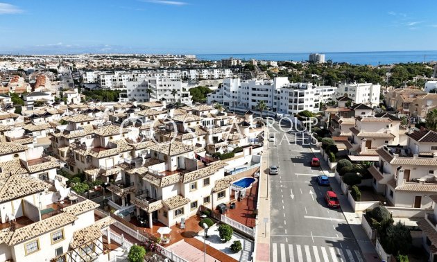 Revente - Maison -
Orihuela - La Zenia