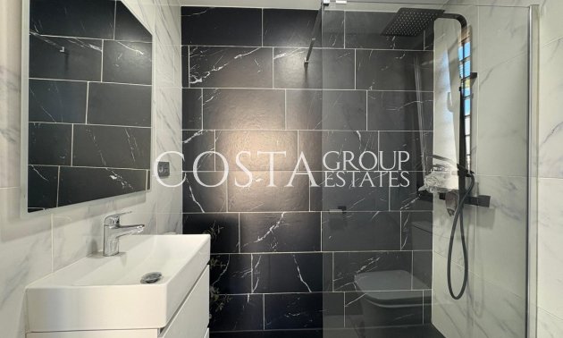 Wiederverkauf - Villa -
Orihuela - Villamartin