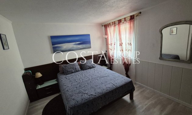 Resale - Villa -
Orihuela - Orihuela Costa