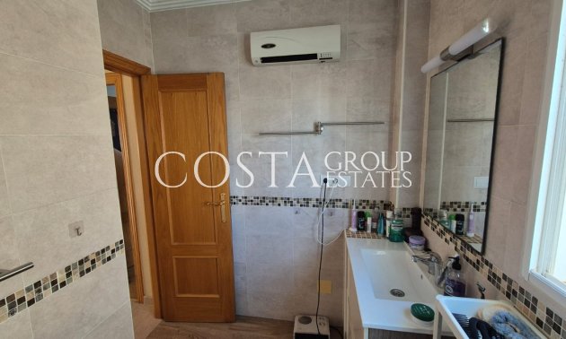 Resale - Villa -
Orihuela - Orihuela Costa