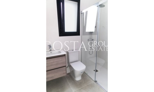 Nowy budynek - detached -
Polop