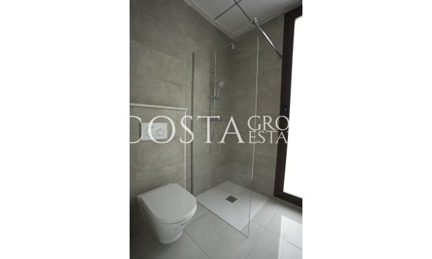 Nowy budynek - detached -
Polop