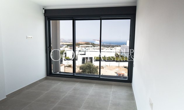 Nowy budynek - detached -
Polop