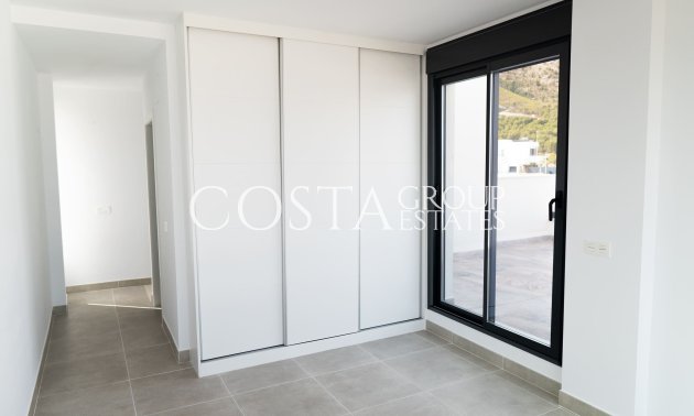 Nowy budynek - detached -
Polop