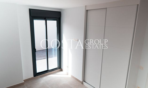 Nowy budynek - detached -
Polop