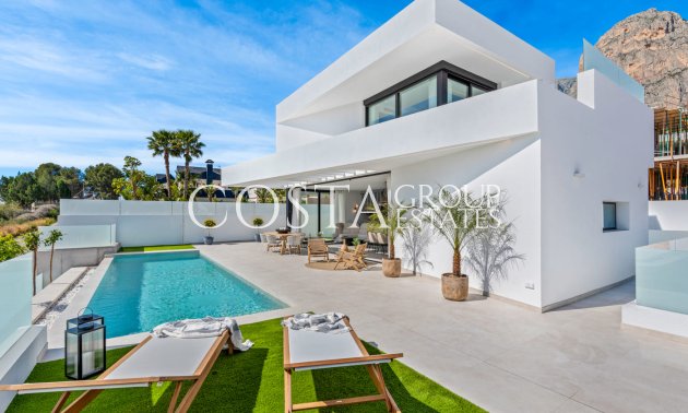 Neue Gebäude - detached -
Polop