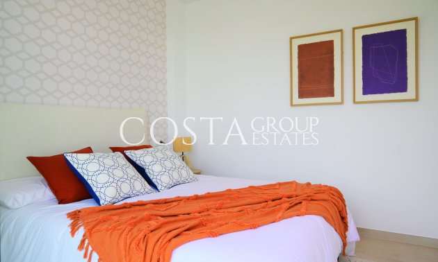 Neue Gebäude - detached -
Dolores