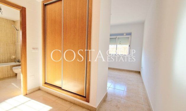 Neue Gebäude - detached -
Purias