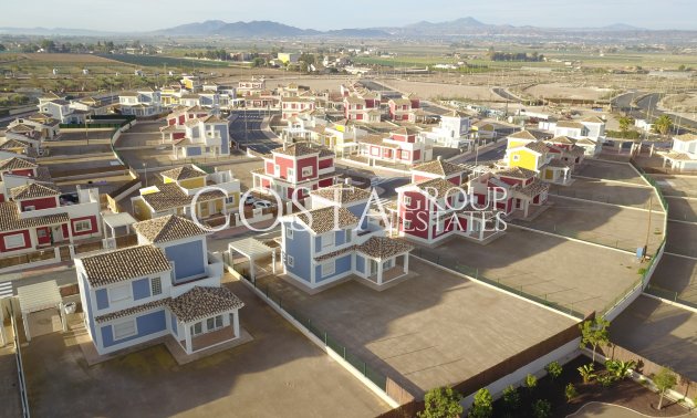 Neue Gebäude - detached -
Purias