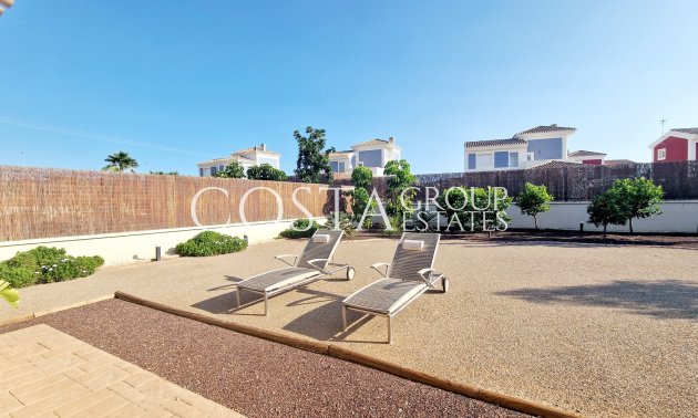 Neue Gebäude - detached -
Purias