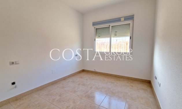 Neue Gebäude - detached -
Purias