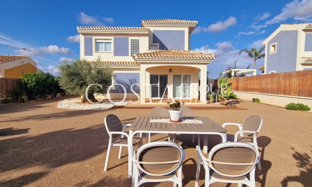 Neue Gebäude - detached -
Purias