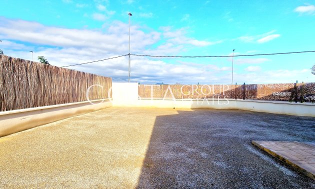 Neue Gebäude - detached -
Purias