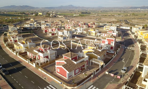 New Build - detached -
Purias