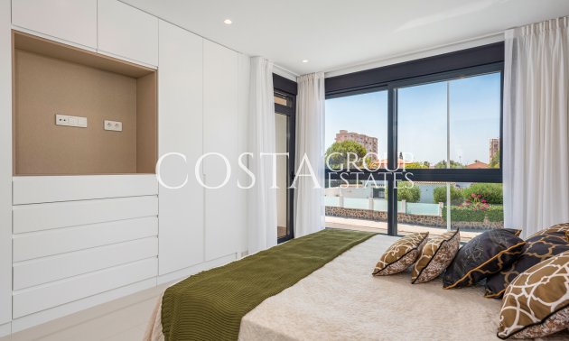 Nieuwbouw Woningen - Villa -
Playa Paraiso
