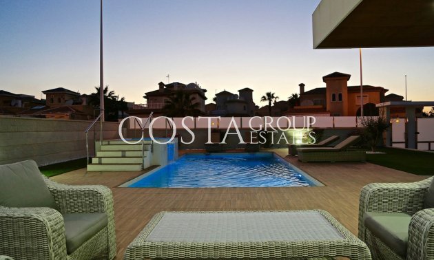 Neue Gebäude - Villa -
Dehesa de Campoamor