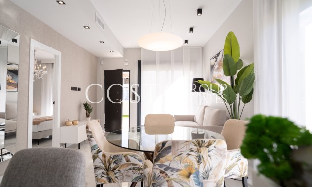 Nowy budynek - low-bungalow -
Pilar de la Horadada