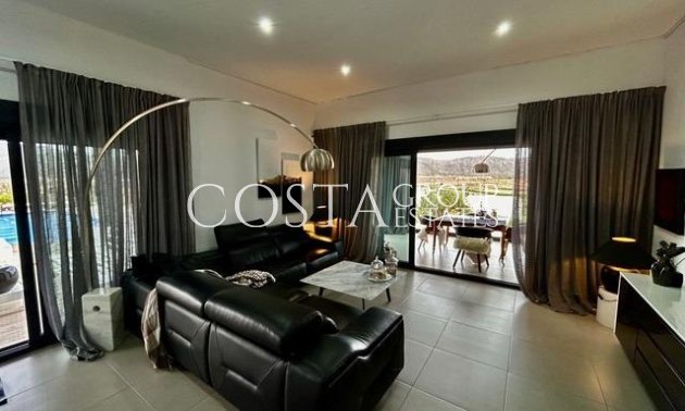 Neue Gebäude - Villa -
Cañada de la Leña