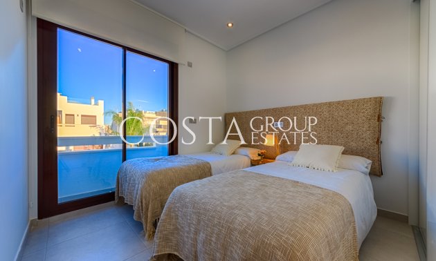 Nowy budynek - Willa -
Pilar de la Horadada - Pilar De La Horadada