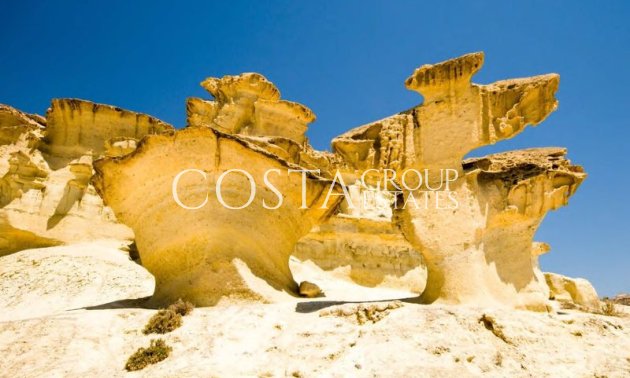 Nouvelle construction - Apartments -
La Manga del Mar Menor - La Manga Del Mar Menor