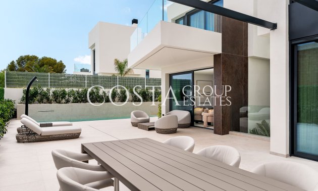 Nowy budynek - Willa -
La Nucía