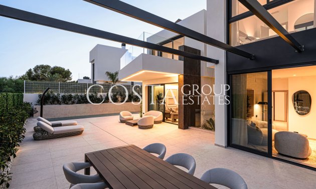 Nowy budynek - Willa -
La Nucía